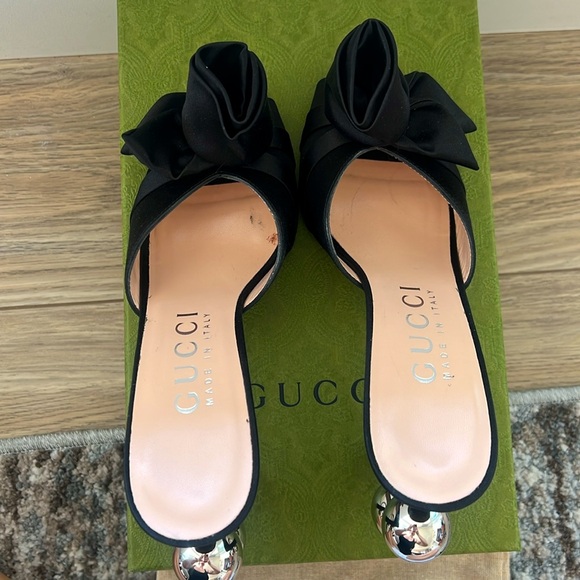 GUCCI Shawana Satin Flower Mules - Picture 5 of 8